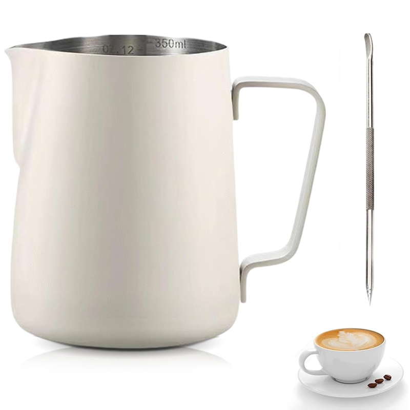 Barista Milk Jug - เหยือกนมสแตนเลสสำหรับวัดปริมาณและตกแต่งลาเต้ สำหรับบาริสต้าทำกาแฟคาปูชิโน่ สีขาว